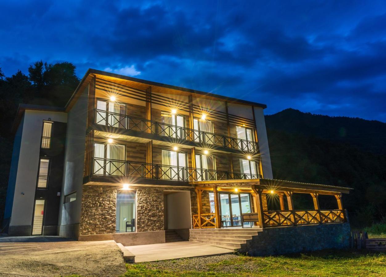Hotel Latveli Mestia Bagian luar foto
